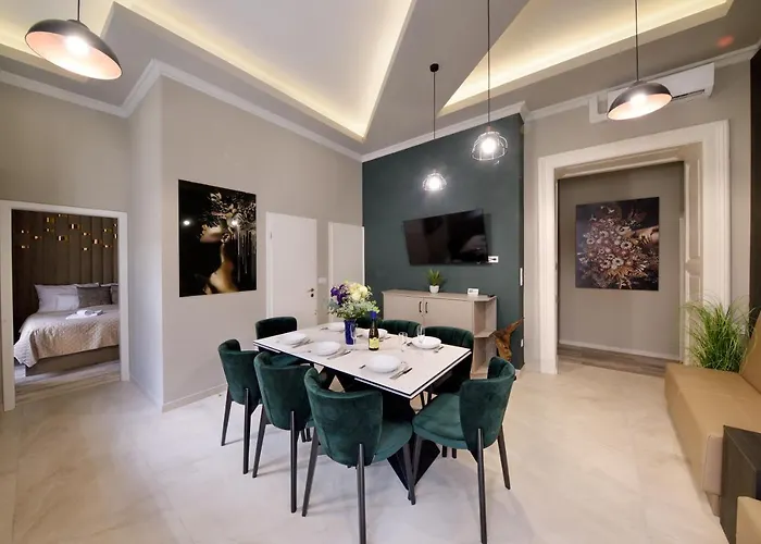 Orangehomes High Class 4 Bedroom Apartment